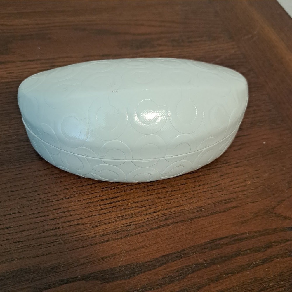 Coach Signature C Embossed White Patent Leather Hard Sunglasses Eyeglass Case
